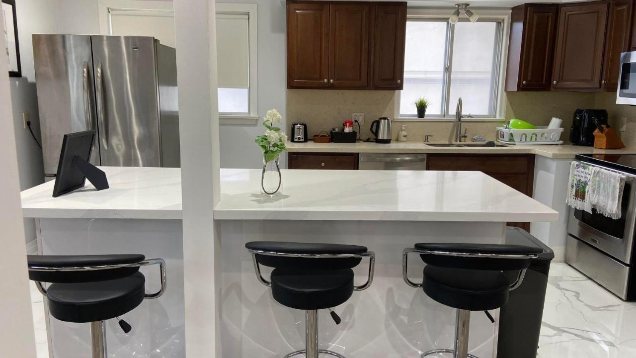 Spectacular 3 Bedroom 2 Wr House - Close To Airport Toronto Zewnętrze zdjęcie