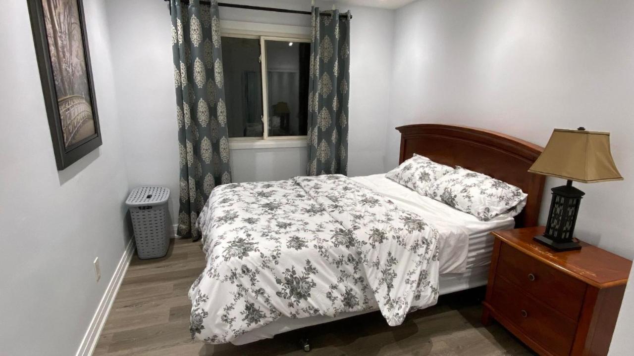 Spectacular 3 Bedroom 2 Wr House - Close To Airport Toronto Zewnętrze zdjęcie