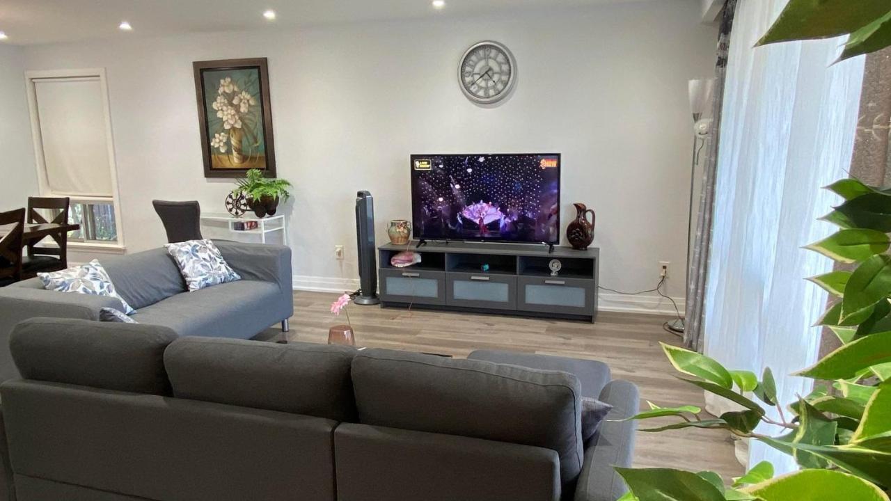 Spectacular 3 Bedroom 2 Wr House - Close To Airport Toronto Zewnętrze zdjęcie