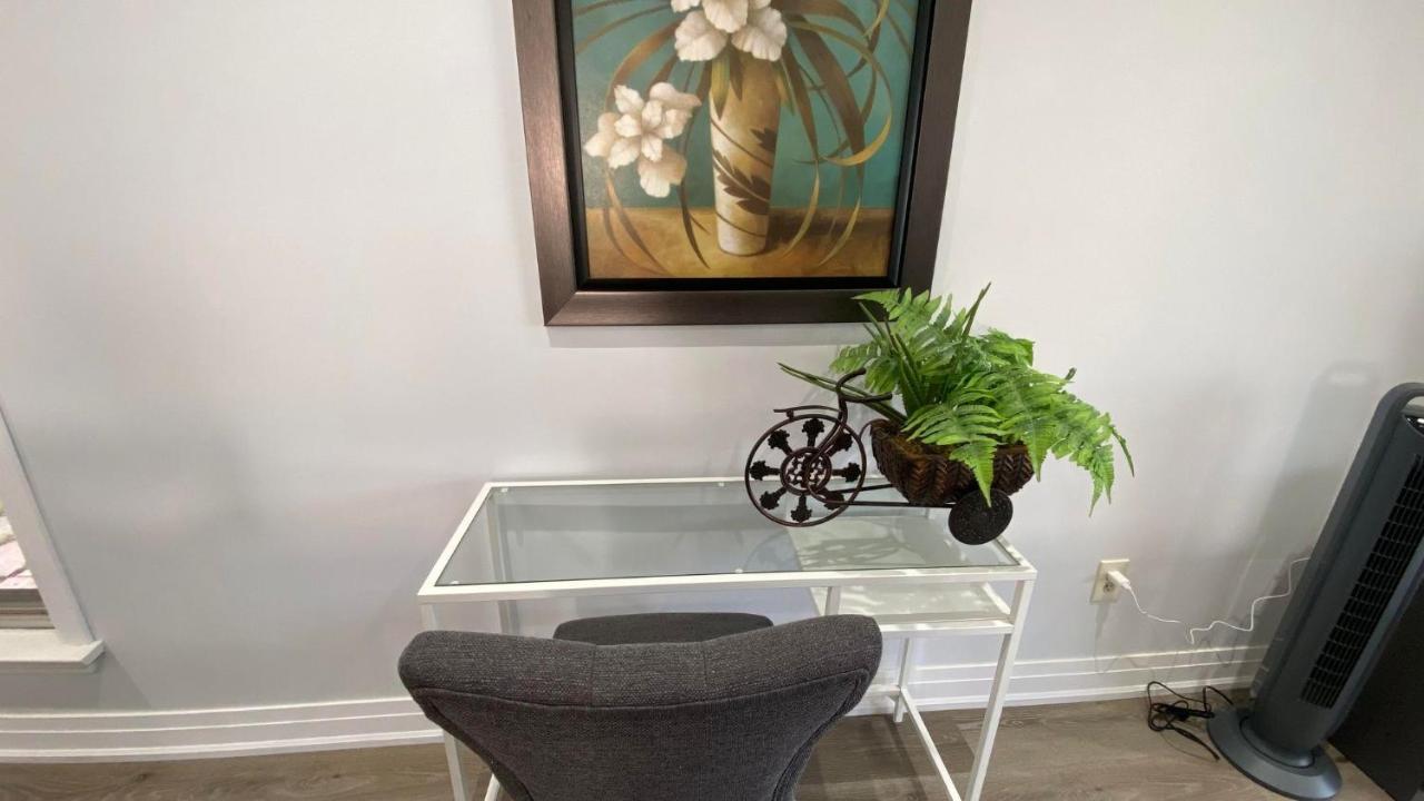 Spectacular 3 Bedroom 2 Wr House - Close To Airport Toronto Zewnętrze zdjęcie