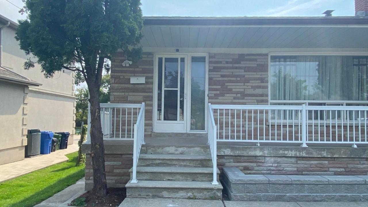 Spectacular 3 Bedroom 2 Wr House - Close To Airport Toronto Zewnętrze zdjęcie