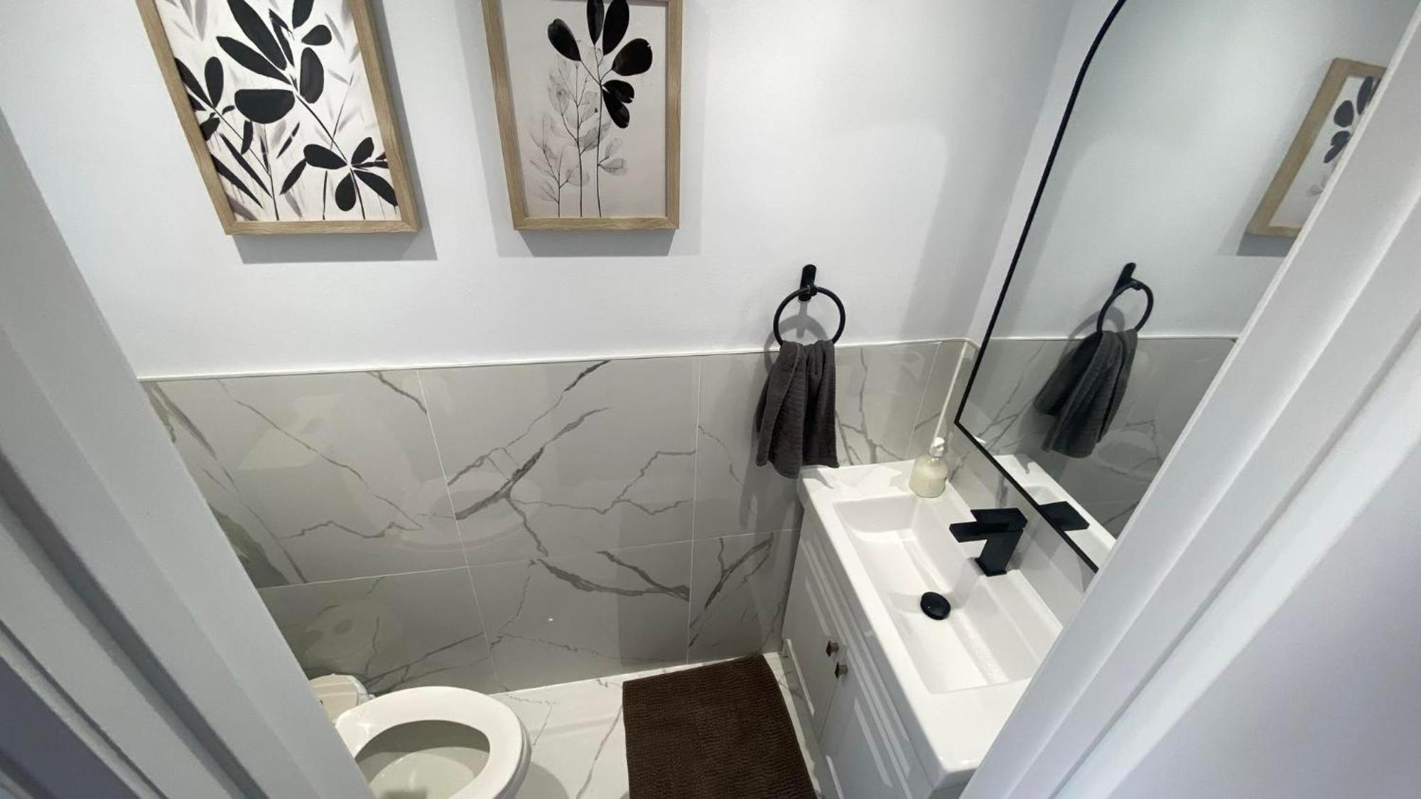 Spectacular 3 Bedroom 2 Wr House - Close To Airport Toronto Zewnętrze zdjęcie
